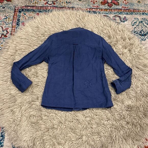 Rails Ka­to Mil­i­tary Shirt worn by Deb­bie Gal­lagher (Em­ma Ken­ney) in Shame - Picture 9 of 10